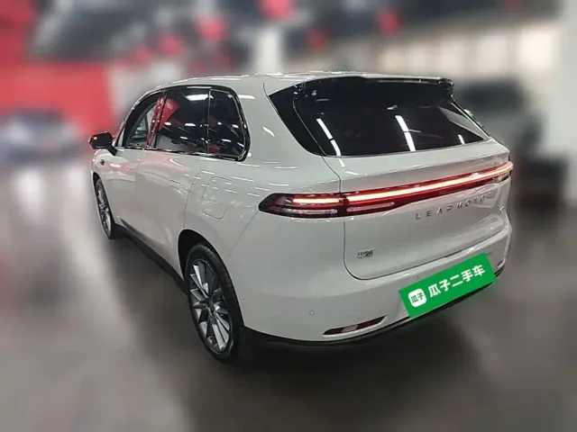 Leapmotor C10 — Фото автомобиля 6