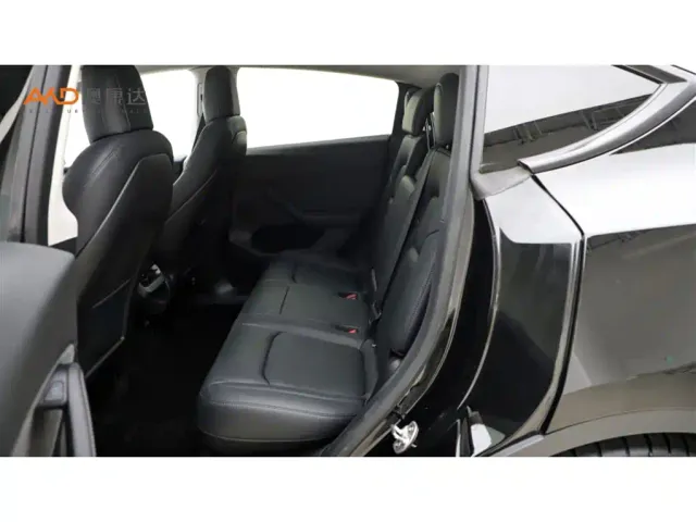 Tesla Model Y — Фото автомобиля 7
