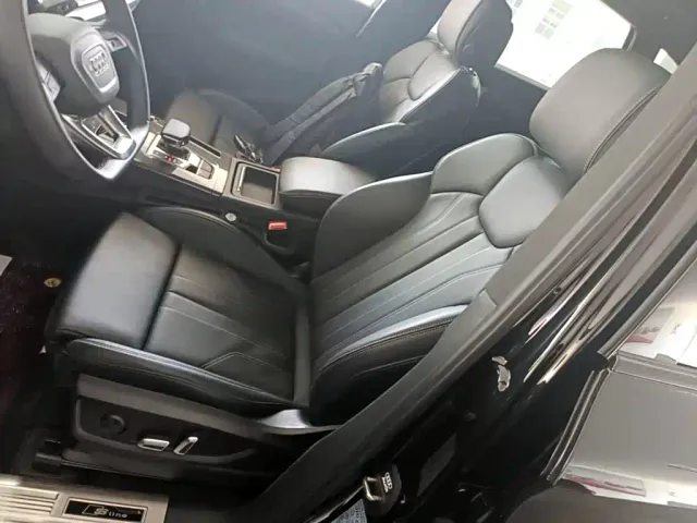 Audi Q5L — Фото автомобиля 10