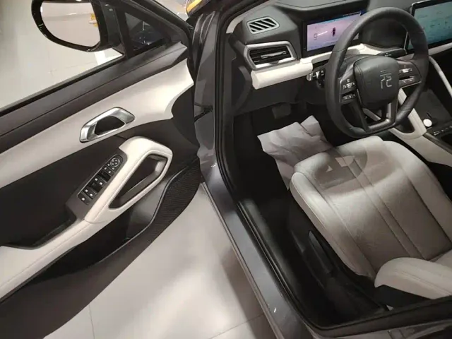 BYD Yuan UP — Фото автомобиля 15