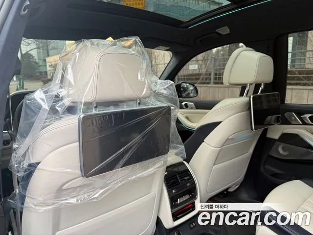 BMW X7 xDrive 40i M Sport Онлайн Exclusive Edition 6 мест — Фото автомобиля 19