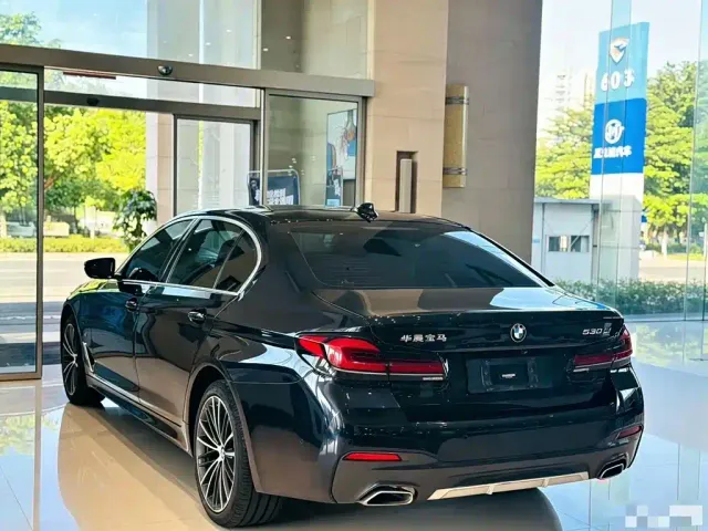 BMW 5 Series — Фото автомобиля 7