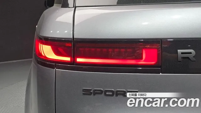 Land Rover Range Rover Sport — Фото автомобиля 18