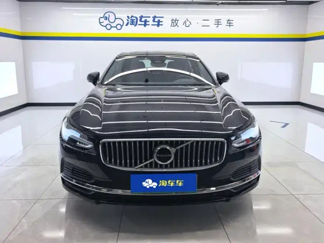 Volvo S90 — Фото автомобиля 2