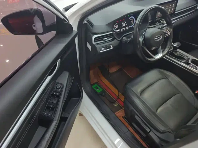 Geely Emgrand — Фото автомобиля 11