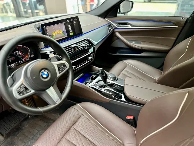 BMW 5 Series — Фото автомобиля 5
