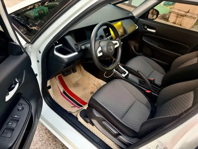 Honda Fit — Фото автомобиля 6