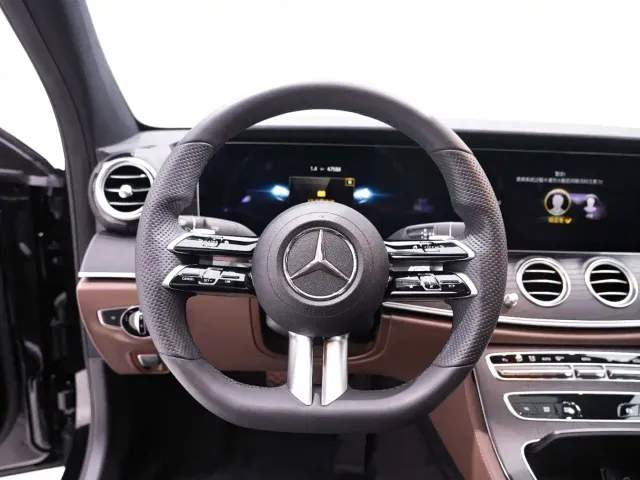 Mercedes-Benz E-Class — Фото автомобиля 22