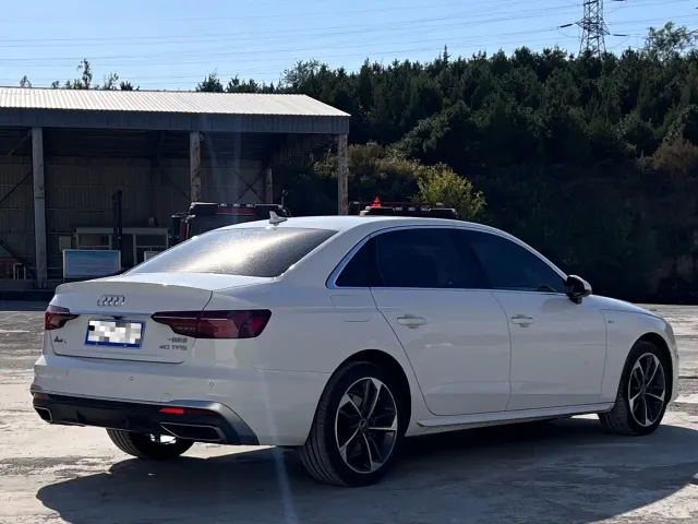 Audi A4L — Фото автомобиля 4