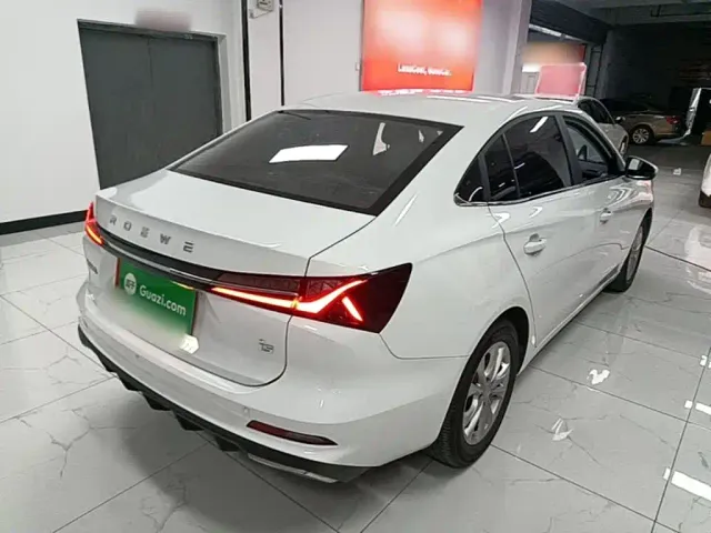 Roewe i5 — Фото автомобиля 6