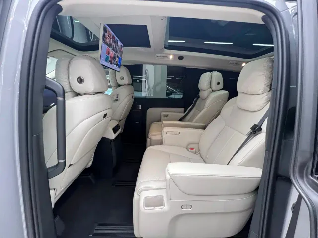 Li Auto MEGA — Фото автомобиля 7