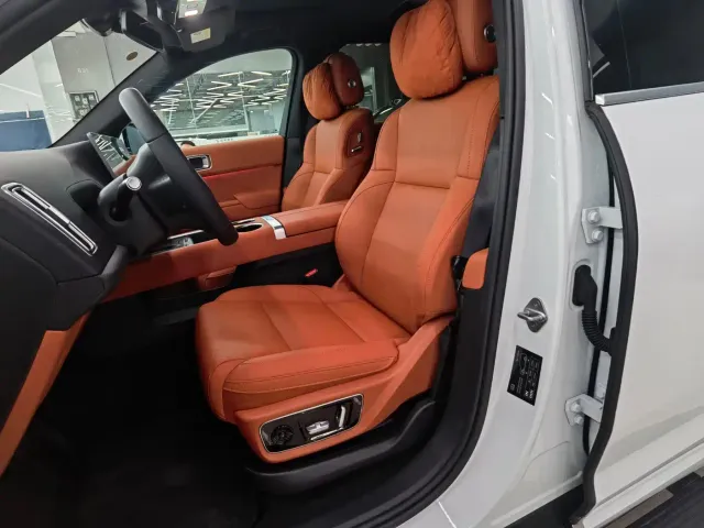 Li Auto L7 — Фото автомобиля 6