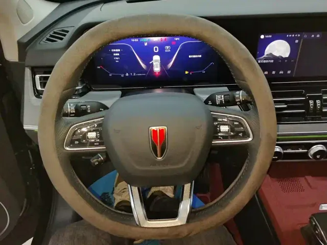 Hongqi HS5 — Фото автомобиля 15