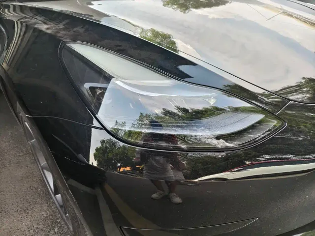 Tesla Model 3 — Фото автомобиля 5