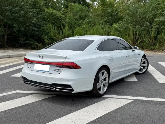 Audi A7L — Фото автомобиля 11