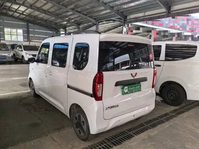 Wuling Zhiguang NEV — Фото автомобиля 4