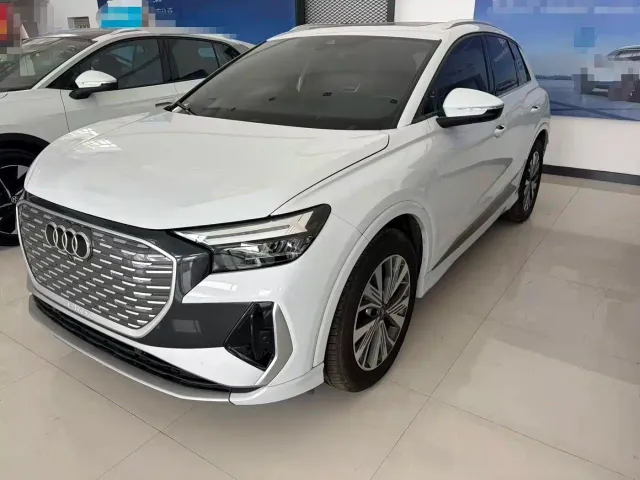 Фотография автомобиля — Audi Q4 e-tron