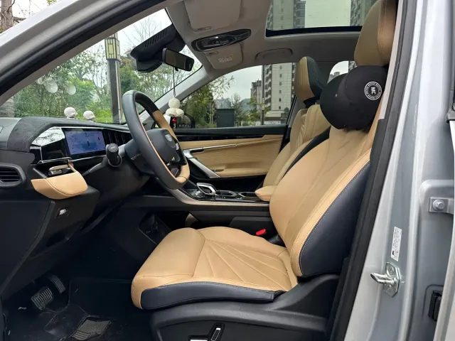 Geely Boyue L 2023 1.5TD DCT Luxury Model — Фото автомобиля 10