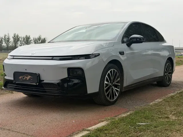 Leapmotor B01 — Фото автомобиля 3
