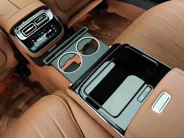 Mercedes-Benz S-Class — Фото автомобиля 19