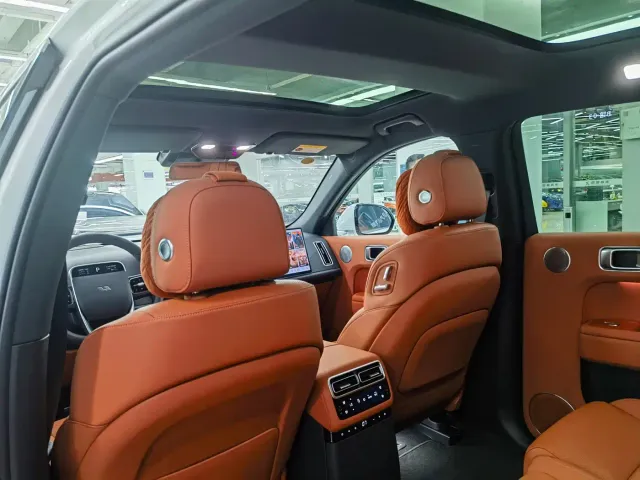 Li Auto L7 — Фото автомобиля 8
