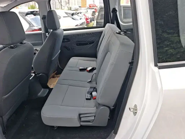 Wuling Hongguang — Фото автомобиля 12
