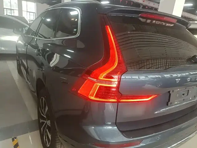 Volvo XC60 — Фото автомобиля 4