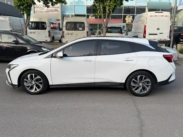 Buick Velite 6 — Фото автомобиля 14