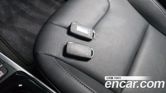 Kia Niro — Фото автомобиля 21