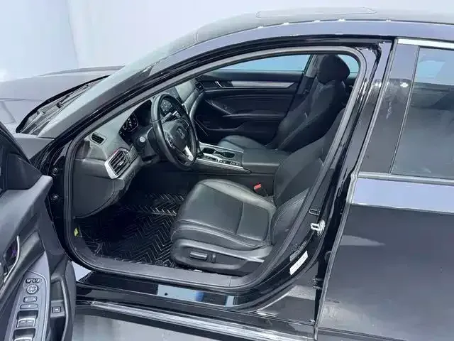 Honda Accord — Фото автомобиля 15