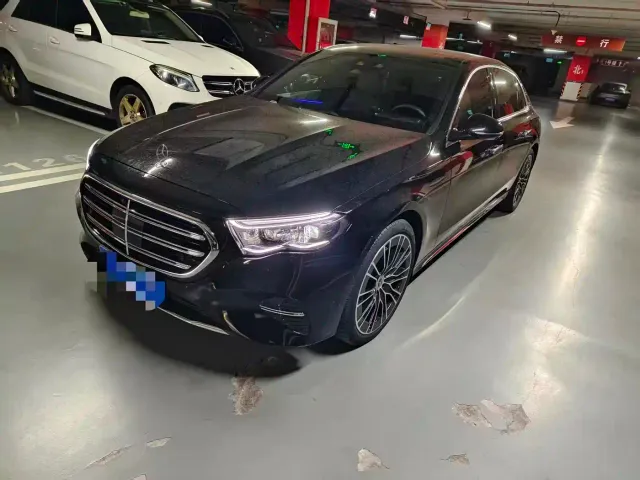 Фотография автомобиля — Mercedes-Benz E-Class