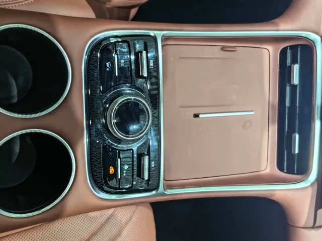 Geely Galaxy L6 — Фото автомобиля 13