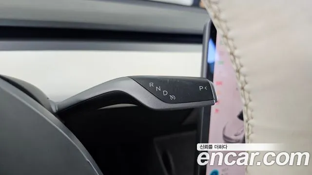 Tesla Model 3 — Фото автомобиля 9