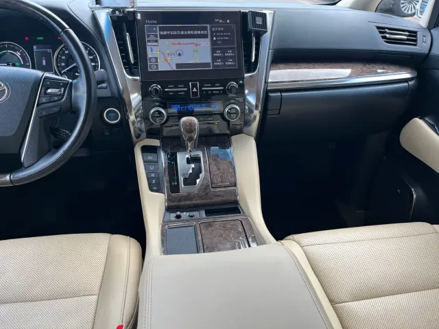 Toyota Vellfire — Фото автомобиля 26