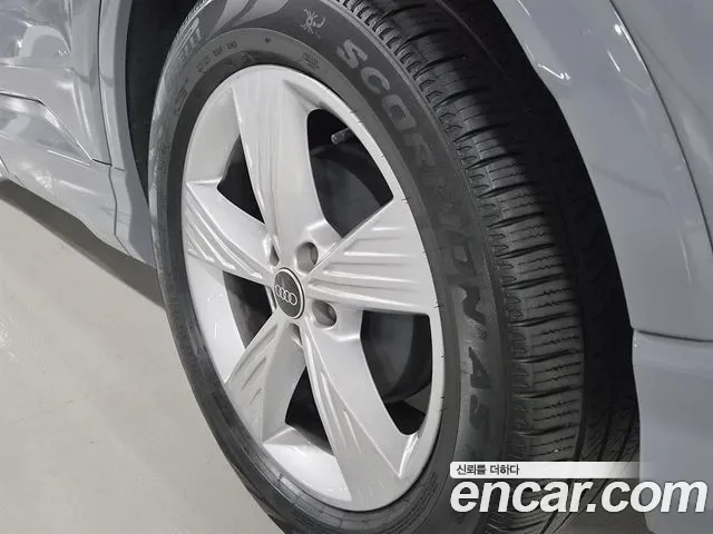 Audi Q4 e-tron F4 — Фото автомобиля 13