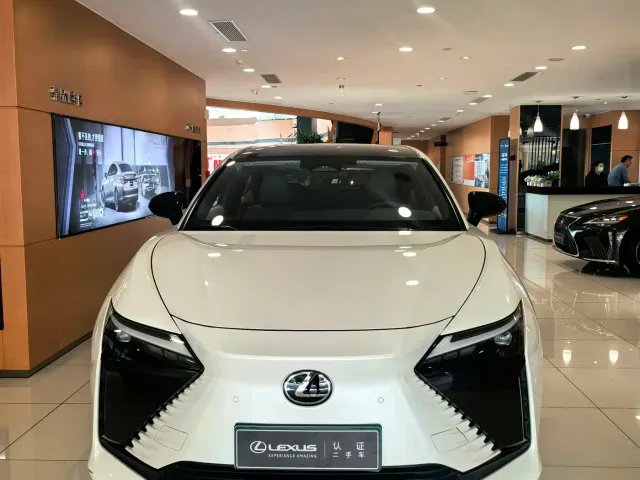 Lexus RZ — Фото автомобиля 9