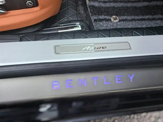 Bentley Flying Spur — Фото автомобиля 16