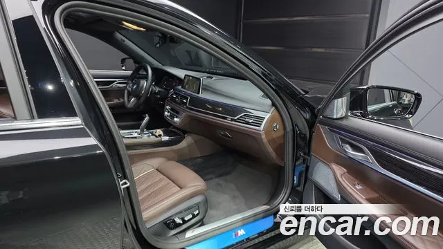 BMW 7 Series — Фото автомобиля 17