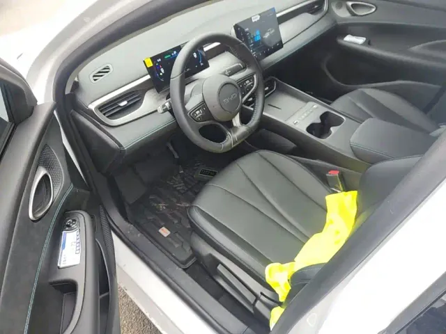 BYD Seal 05 DM-i — Фото автомобиля 15