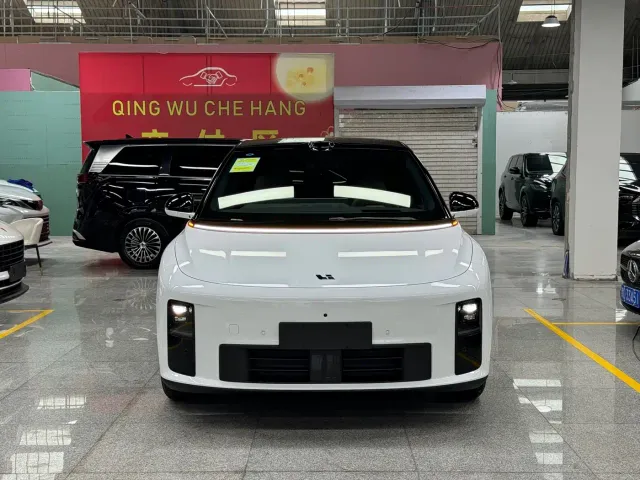 Li Auto i6 — Фото автомобиля 2