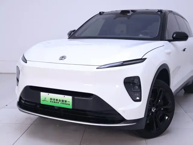 Nio ES8 — Фото автомобиля 3