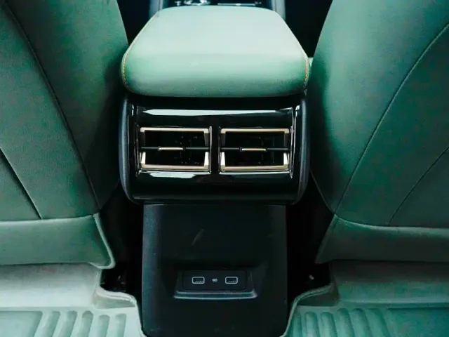 iCAR 03 — Фото автомобиля 23
