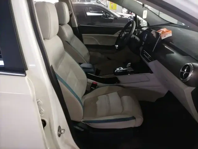 BYD Yuan Pro — Фото автомобиля 24