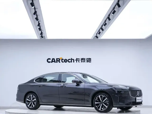 Volvo S90 — Фото автомобиля 8