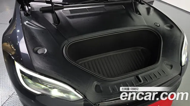 Tesla Model S — Фото автомобиля 6