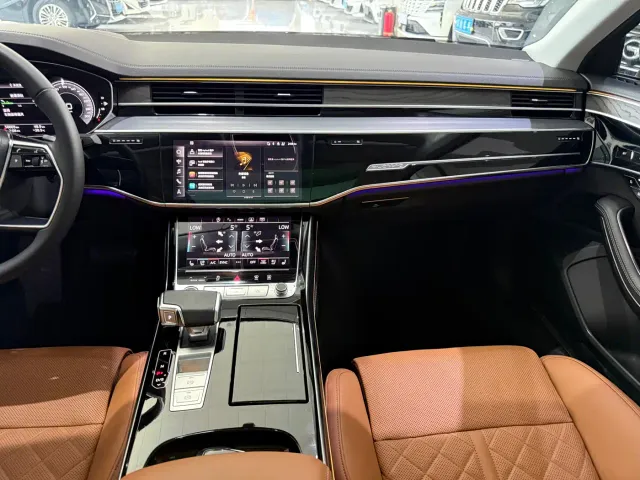 Audi A8 — Фото автомобиля 16