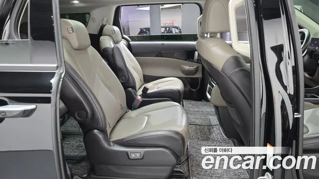 Kia Carnival 4th Gen — Фото автомобиля 17