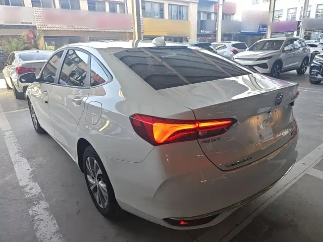 Buick Verano — Фото автомобиля 4