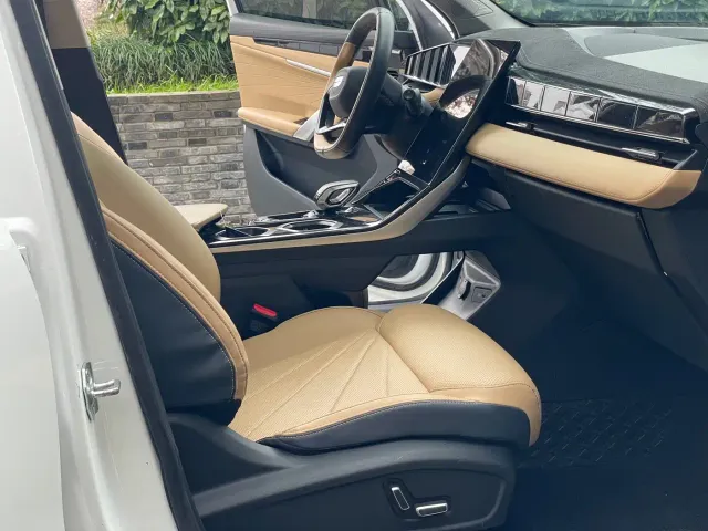 Geely Boyue L — Фото автомобиля 8