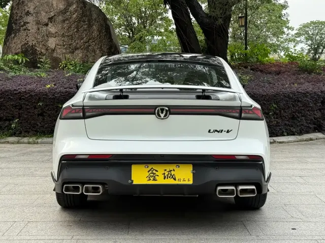 Changan UNI-V — Фото автомобиля 17
